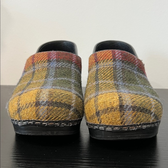 Dansko Plaid Print Multicolor Wool Clogs Size 40 / 10 **Left shoe Damaged** - Picture 5 of 14